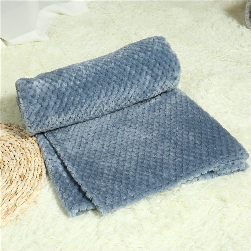 Cozy Pet Blanket: Ideal Sleeping Pad for Dogs and Cats